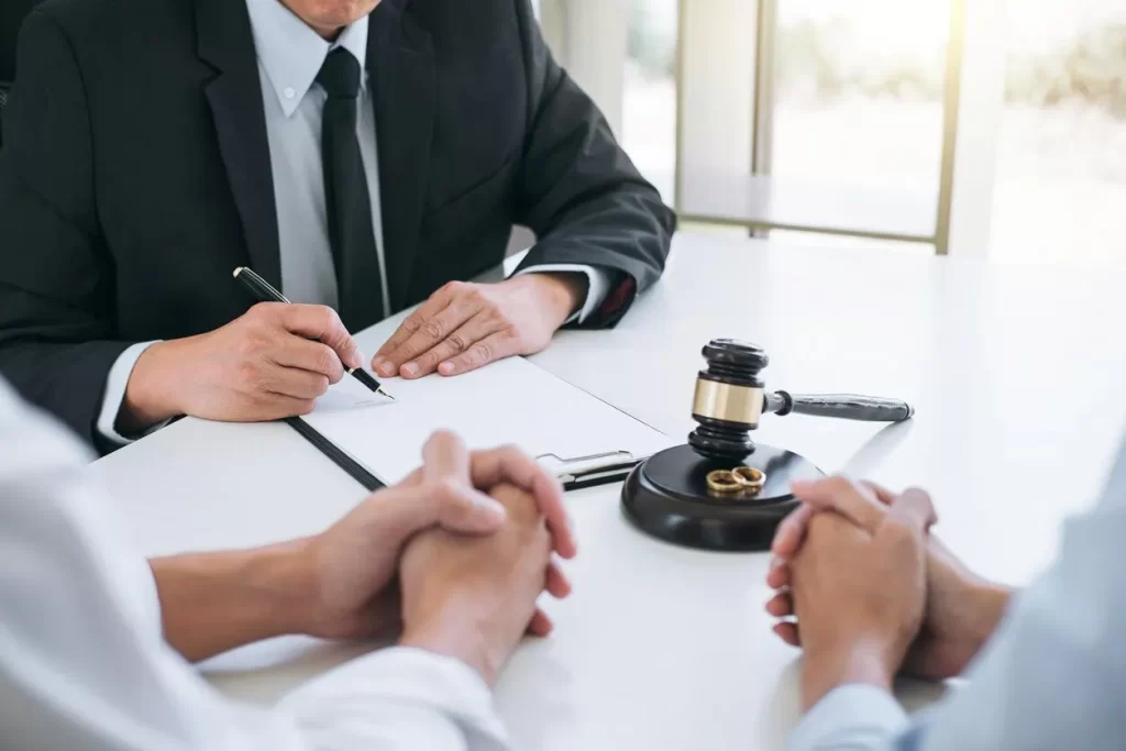How to Choose a Divorce Lawyer